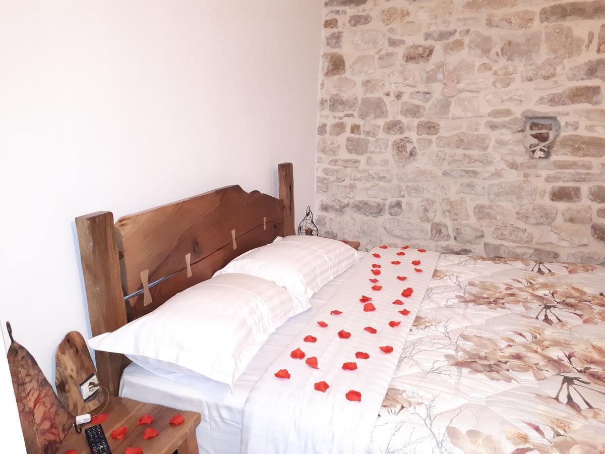 Hotel Omer Berat Ngoại thất bức ảnh